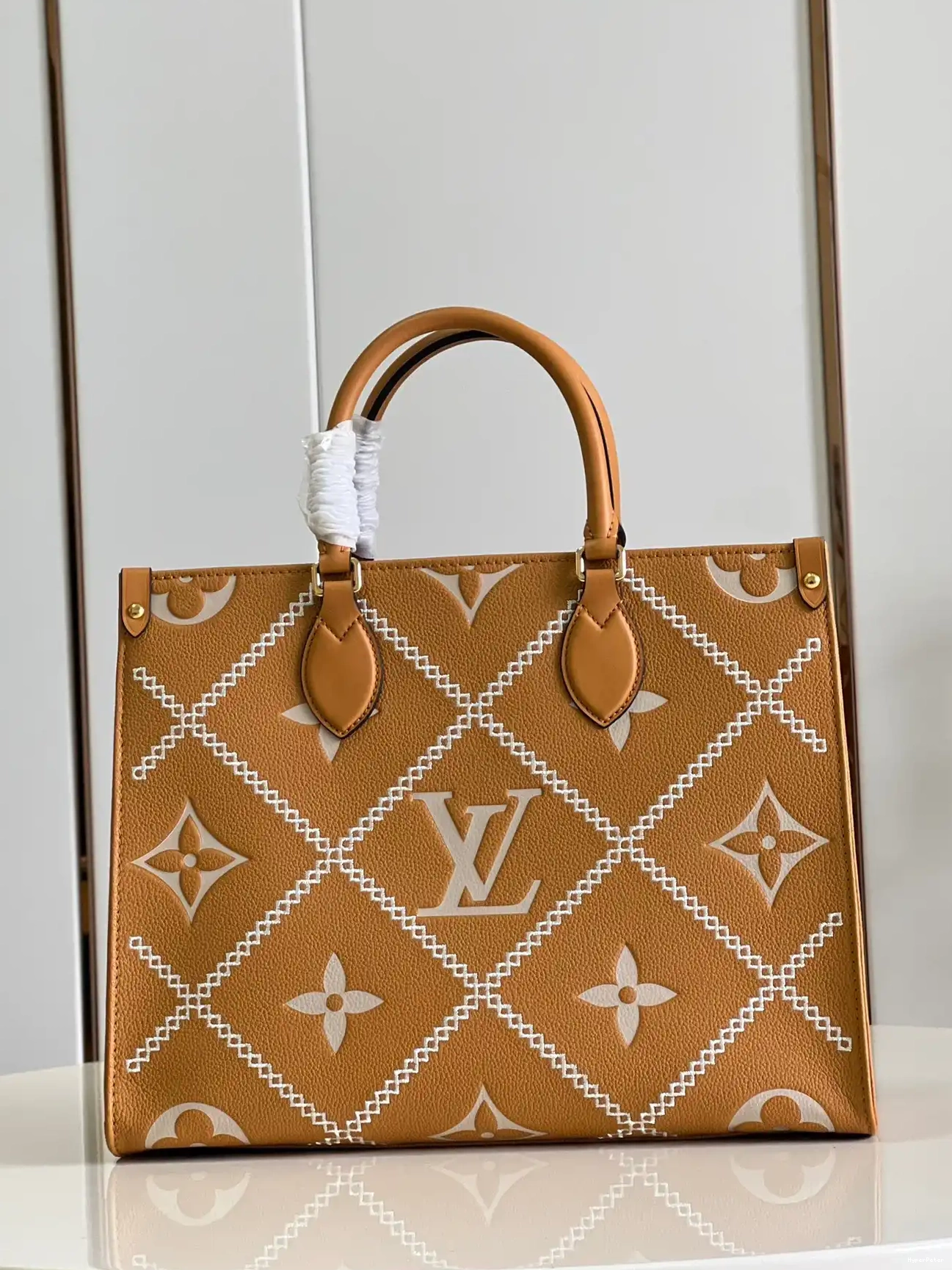 VUITTON LOUIS MM ONTHEGO 0608